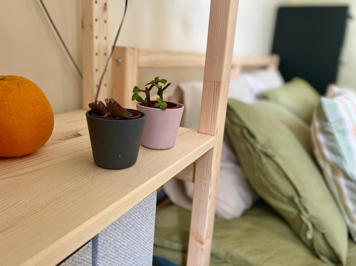 Cozy Vibes Like It Is Quiet With Three Bedrooms Appartamento *